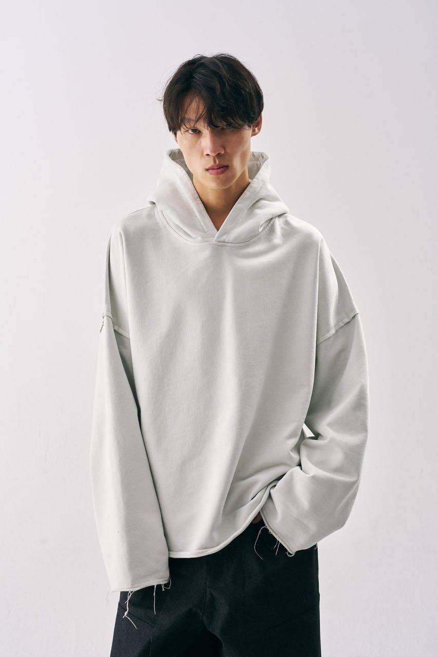 Hoodies & Sweatshirts